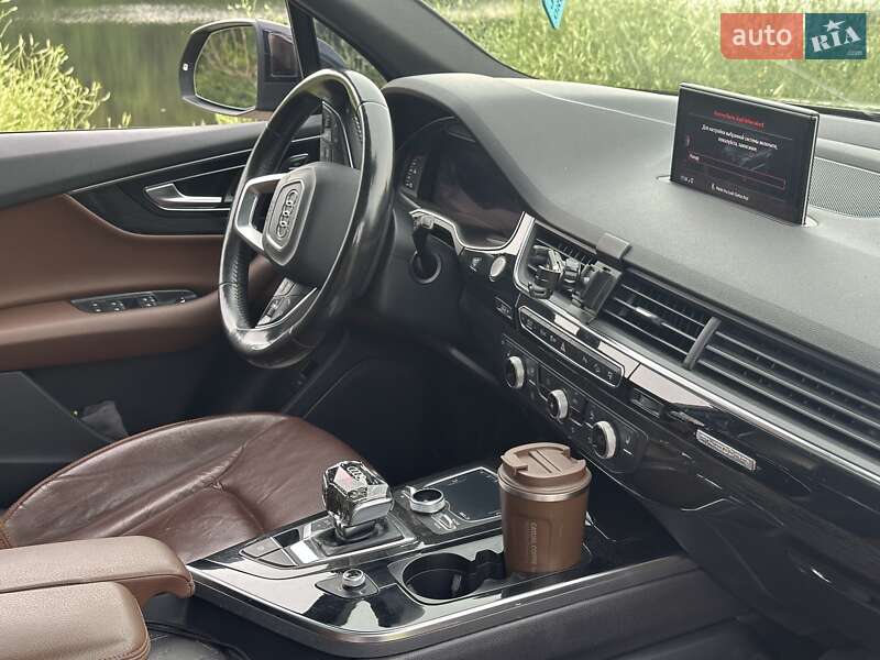 Позашляховик / Кросовер Audi Q7 2016 в Києві фото 31 Позашляховик / Кросовер Audi Q7 2016 в Києві