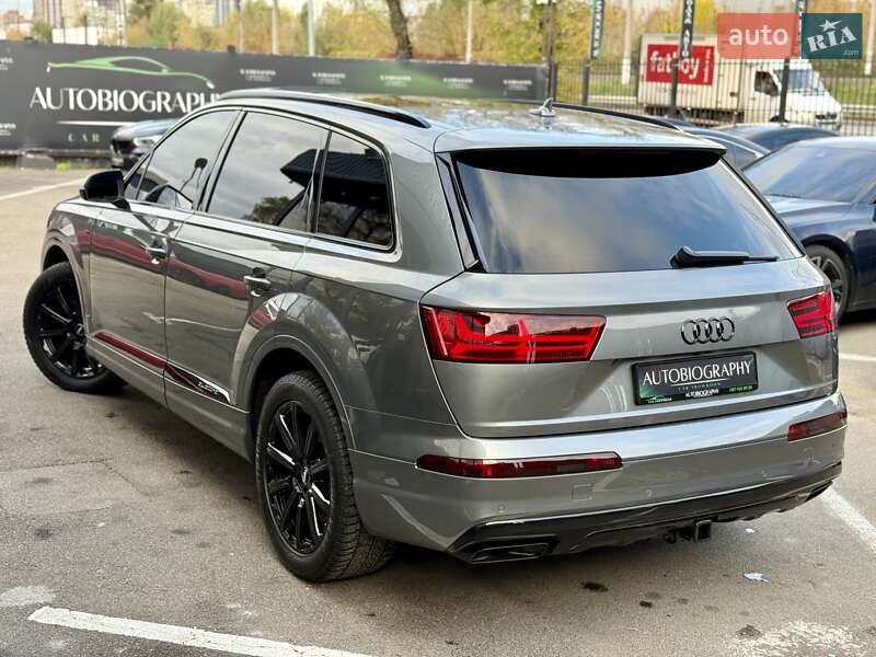 Позашляховик / Кросовер Audi Q7 2016 в Києві