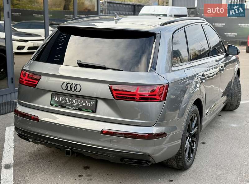 Позашляховик / Кросовер Audi Q7 2016 в Києві