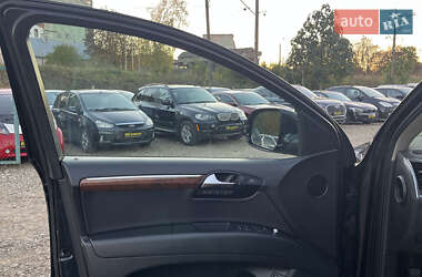 Позашляховик / Кросовер Audi Q7 2013 в  фото 18 Позашляховик / Кросовер Audi Q7 2013 в
