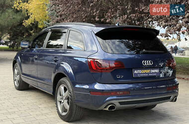 Позашляховик / Кросовер Audi Q7 2012 в 