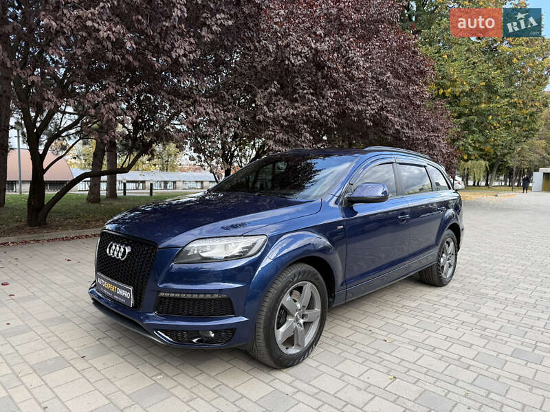 Позашляховик / Кросовер Audi Q7 2012 в 