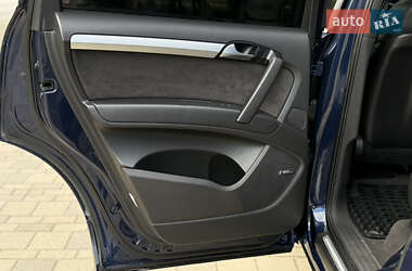 Позашляховик / Кросовер Audi Q7 2012 в 