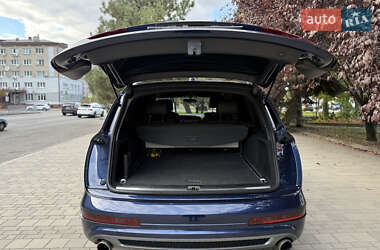 Позашляховик / Кросовер Audi Q7 2012 в 