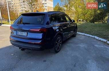 Внедорожник / Кроссовер Audi Q7 2021 в 