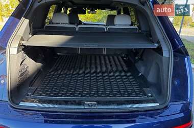 Внедорожник / Кроссовер Audi Q7 2021 в 