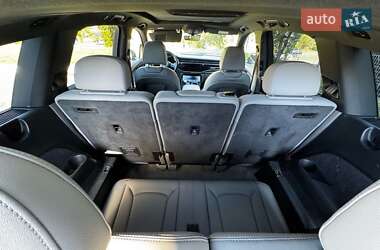 Внедорожник / Кроссовер Audi Q7 2021 в 