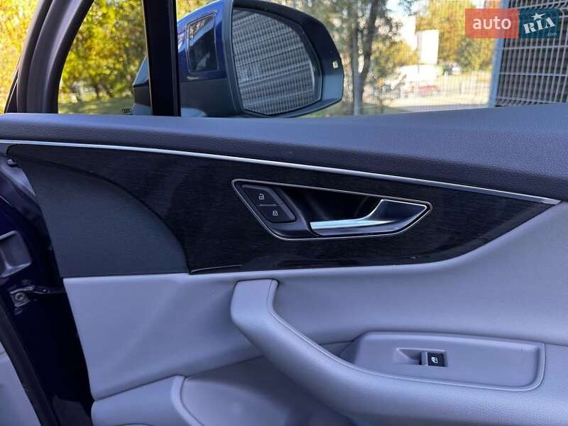 Внедорожник / Кроссовер Audi Q7 2021 в Львове