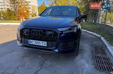 Внедорожник / Кроссовер Audi Q7 2021 в 