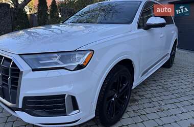 Внедорожник / Кроссовер Audi Q7 2021 в 