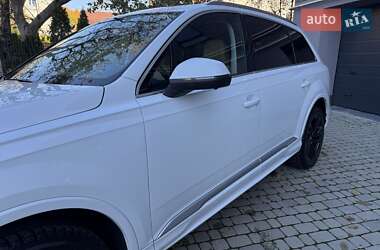 Внедорожник / Кроссовер Audi Q7 2021 в 