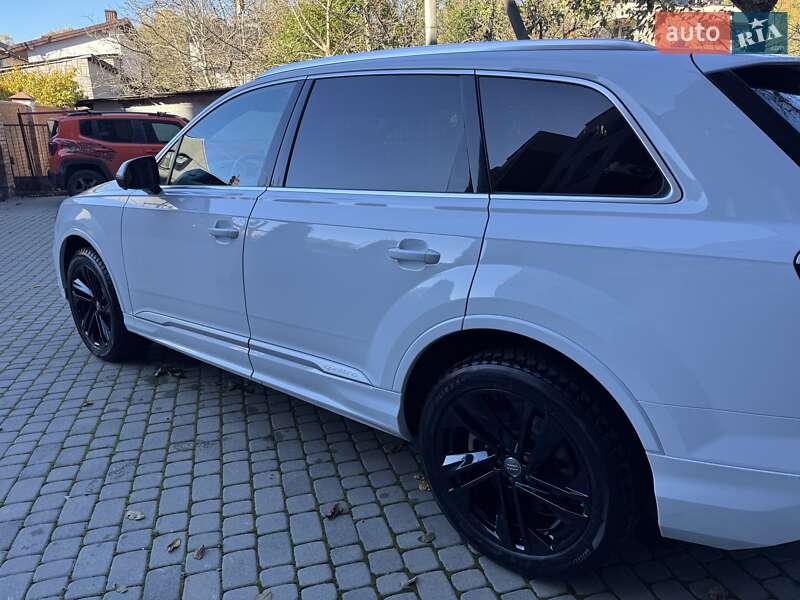 Позашляховик / Кросовер Audi Q7 2021 в Львові фото 14 Позашляховик / Кросовер Audi Q7 2021 в Львові