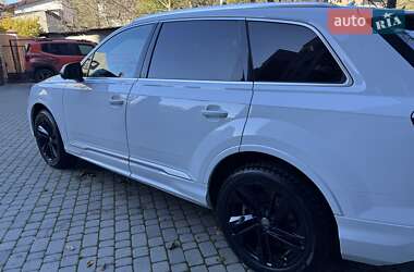 Внедорожник / Кроссовер Audi Q7 2021 в 