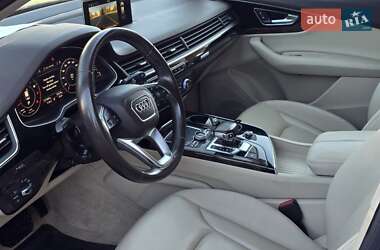Позашляховик / Кросовер Audi Q7 2016 в  фото 35 Позашляховик / Кросовер Audi Q7 2016 в