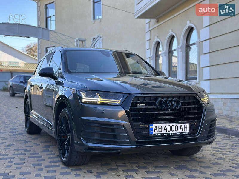Внедорожник / Кроссовер Audi Q7 2015 в Могилев-Подольске