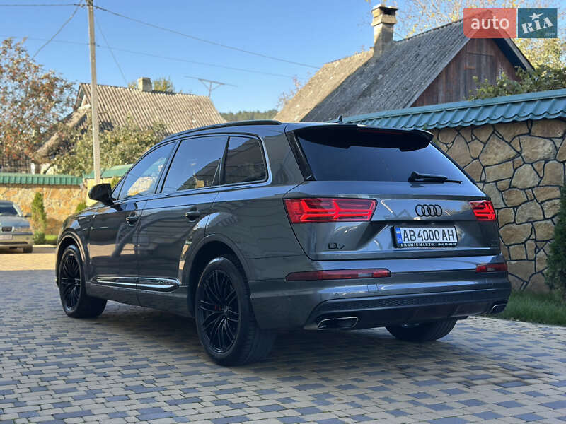 Внедорожник / Кроссовер Audi Q7 2015 в Могилев-Подольске