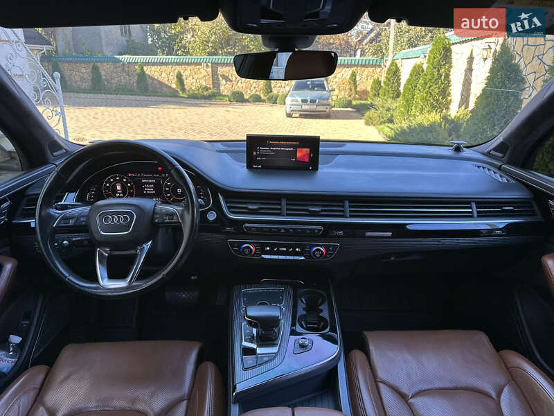 Внедорожник / Кроссовер Audi Q7 2015 в Могилев-Подольске