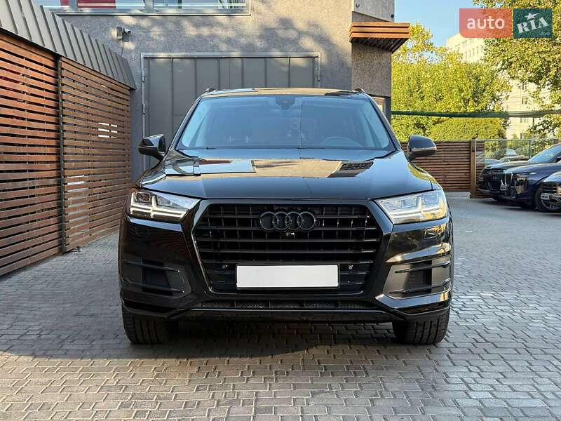 Внедорожник / Кроссовер Audi Q7 2019 в 
