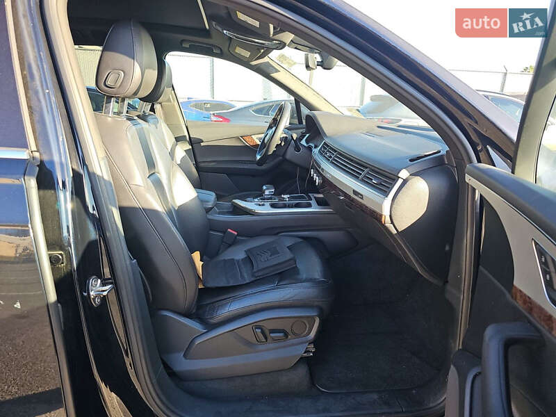 Позашляховик / Кросовер Audi Q7 2018 в Львові