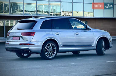 Позашляховик / Кросовер Audi Q7 2017 в  фото 3 Позашляховик / Кросовер Audi Q7 2017 в