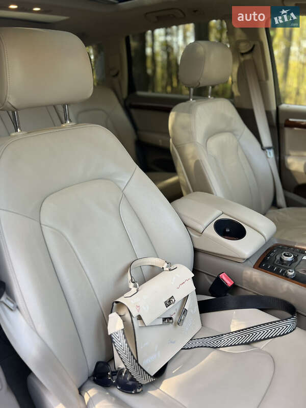 Внедорожник / Кроссовер Audi Q7 2014 в Черновцах