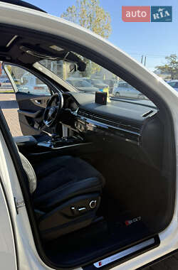 Позашляховик / Кросовер Audi Q7 2017 в  фото 16 Позашляховик / Кросовер Audi Q7 2017 в
