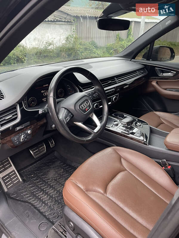 Внедорожник / Кроссовер Audi Q7 2016 в Киеве