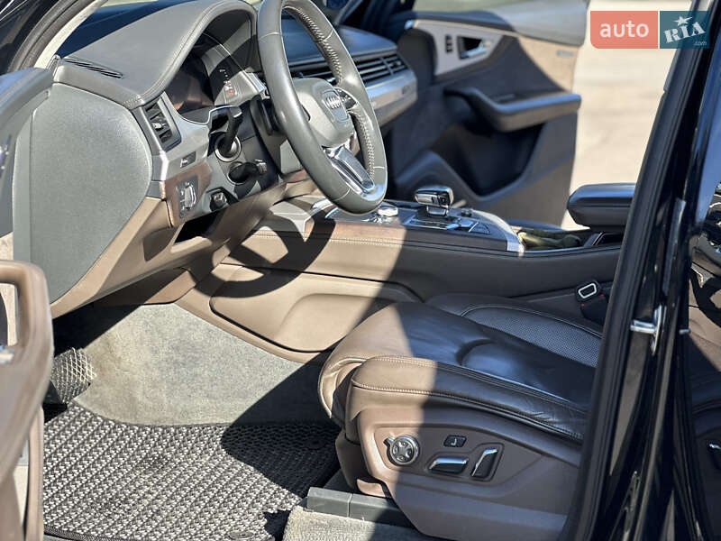 Позашляховик / Кросовер Audi Q7 2016 в Львові фото 17 Позашляховик / Кросовер Audi Q7 2016 в Львові