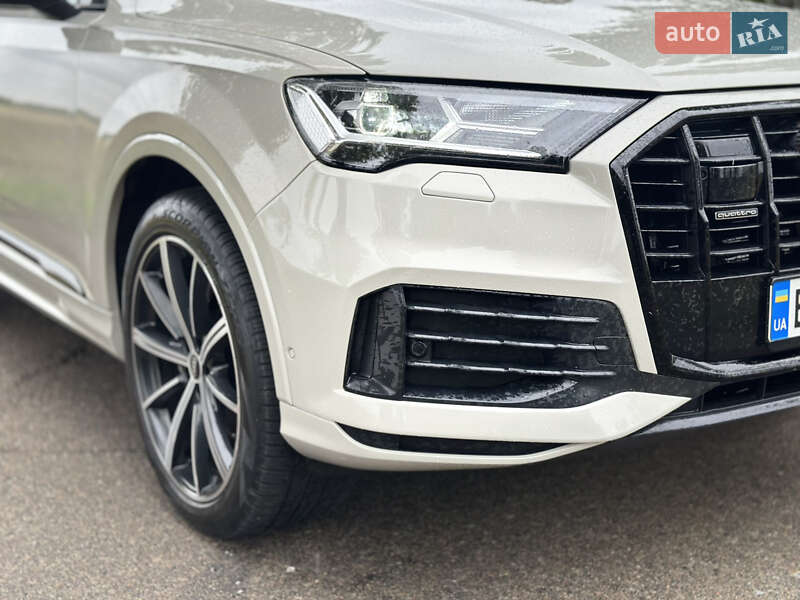 Внедорожник / Кроссовер Audi Q7 2022 в Киеве