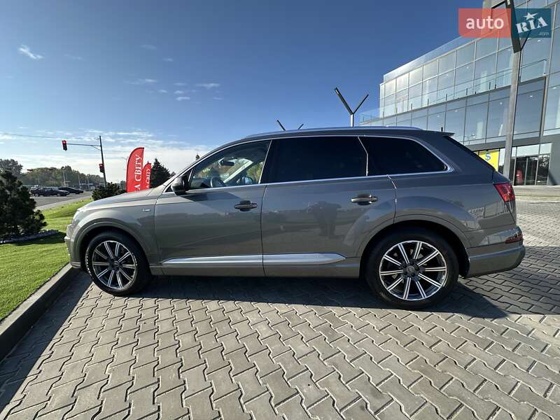 Внедорожник / Кроссовер Audi Q7 2017 в Днепре