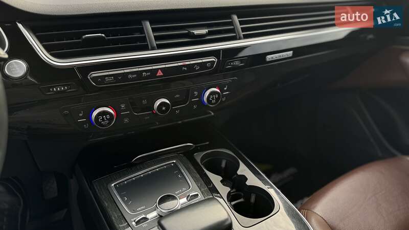 Позашляховик / Кросовер Audi Q7 2017 в Києві фото 30 Позашляховик / Кросовер Audi Q7 2017 в Києві