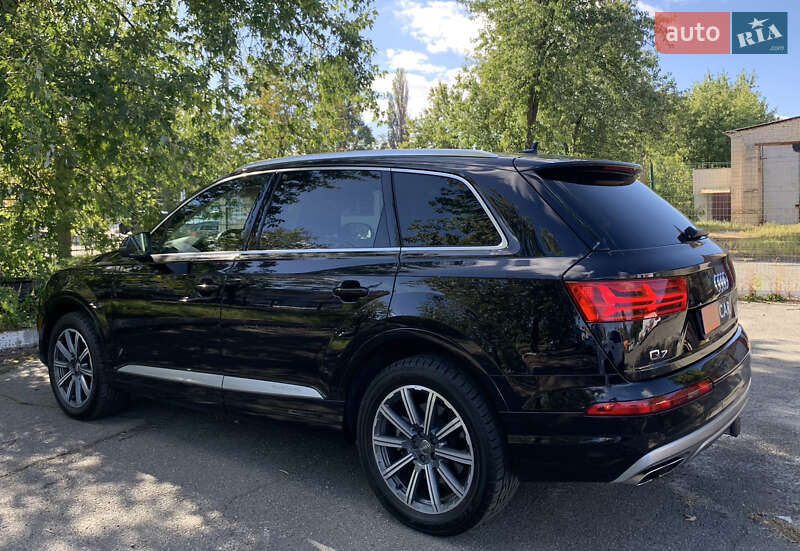 Внедорожник / Кроссовер Audi Q7 2016 в Киеве