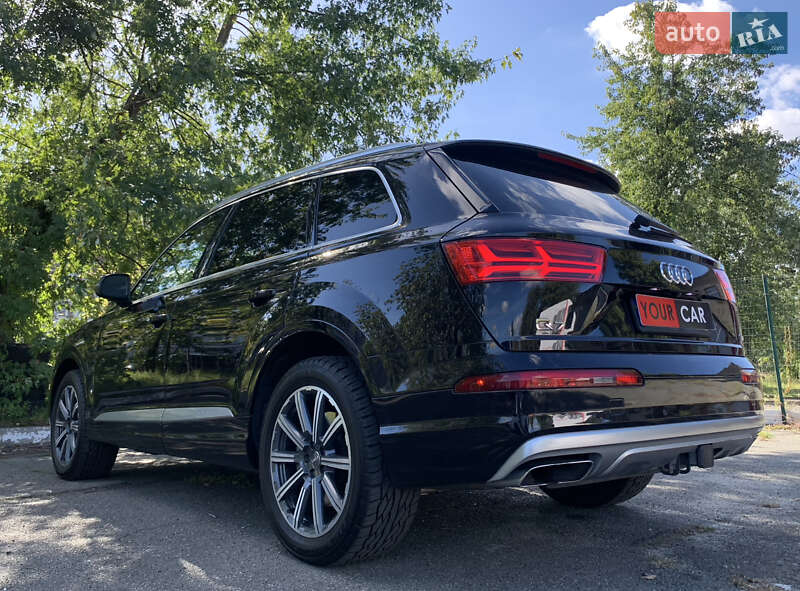 Внедорожник / Кроссовер Audi Q7 2016 в Киеве