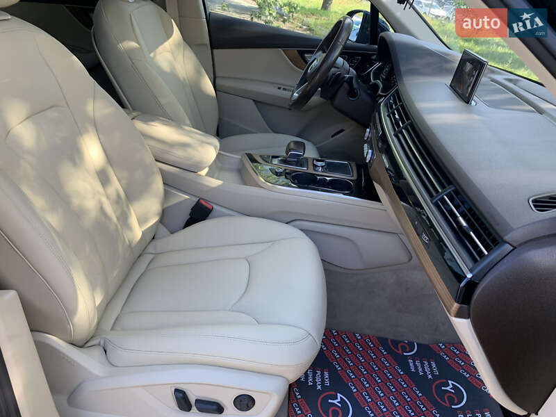 Внедорожник / Кроссовер Audi Q7 2016 в Киеве