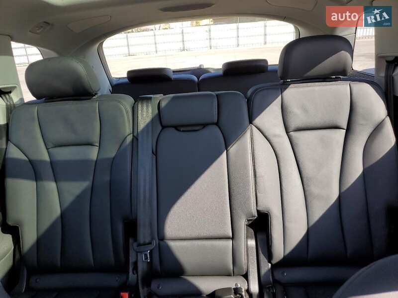 Позашляховик / Кросовер Audi Q7 2023 в Києві