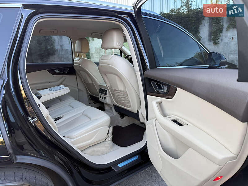 Позашляховик / Кросовер Audi Q7 2015 в Рівному фото 36 Позашляховик / Кросовер Audi Q7 2015 в Рівному
