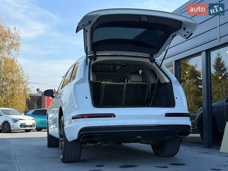 Позашляховик / Кросовер Audi Q7 2017 в Рівному фото 28 Позашляховик / Кросовер Audi Q7 2017 в Рівному