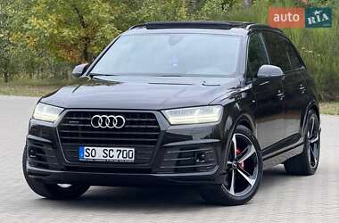 Позашляховик / Кросовер Audi Q7 2017 в  фото 20 Позашляховик / Кросовер Audi Q7 2017 в
