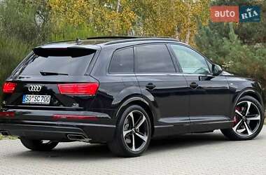 Позашляховик / Кросовер Audi Q7 2017 в  фото 52 Позашляховик / Кросовер Audi Q7 2017 в