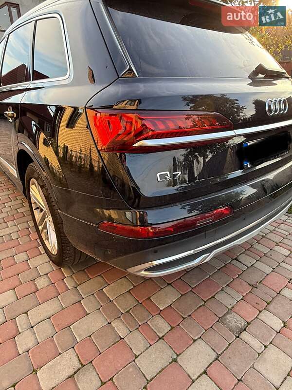 Внедорожник / Кроссовер Audi Q7 2021 в Сарнах