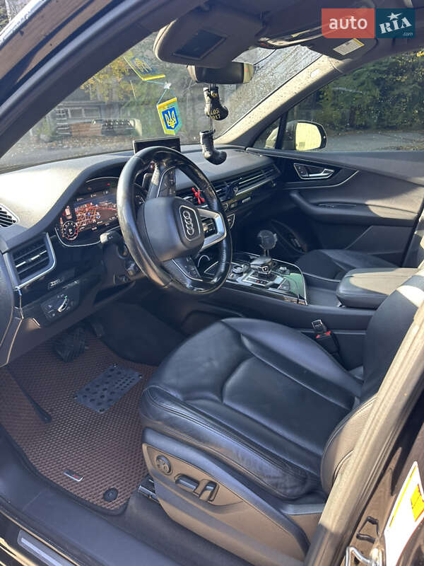 Позашляховик / Кросовер Audi Q7 2017 в Запоріжжі