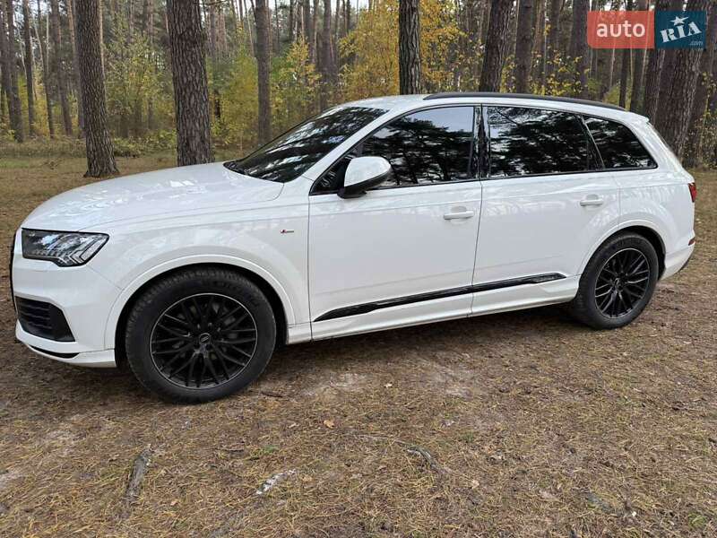 Внедорожник / Кроссовер Audi Q7 2020 в Житомире