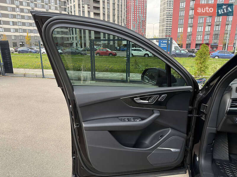 Позашляховик / Кросовер Audi Q7 2016 в Києві фото 34 Позашляховик / Кросовер Audi Q7 2016 в Києві