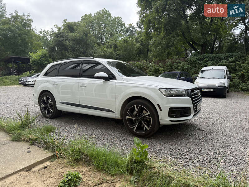 Позашляховик / Кросовер Audi Q7 2016 в Львові