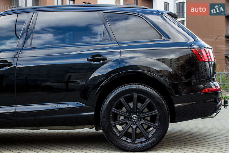 Позашляховик / Кросовер Audi Q7 2017 в Львові