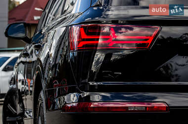 Позашляховик / Кросовер Audi Q7 2017 в  фото 22 Позашляховик / Кросовер Audi Q7 2017 в