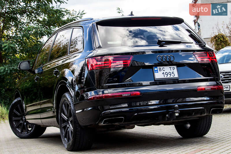 Позашляховик / Кросовер Audi Q7 2017 в Львові