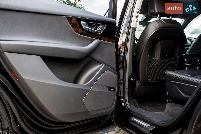 Позашляховик / Кросовер Audi Q7 2017 в Львові