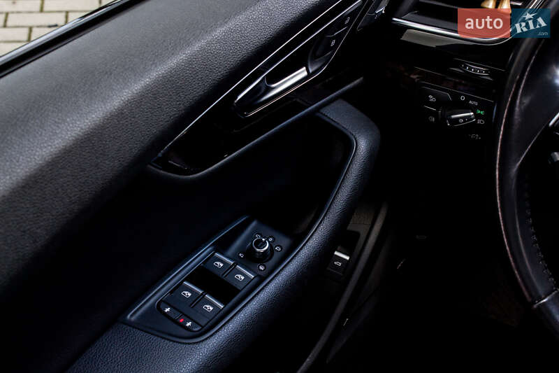 Позашляховик / Кросовер Audi Q7 2017 в Львові