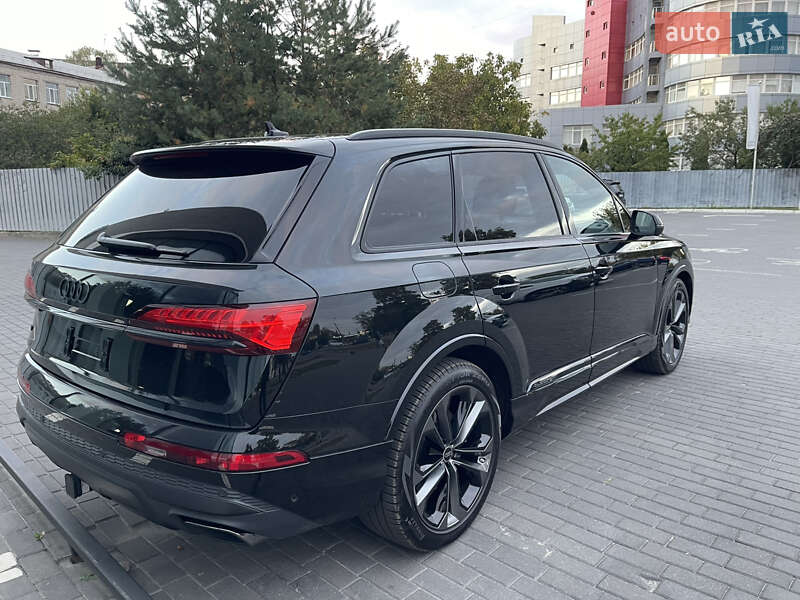 Позашляховик / Кросовер Audi Q7 2024 в Ужгороді